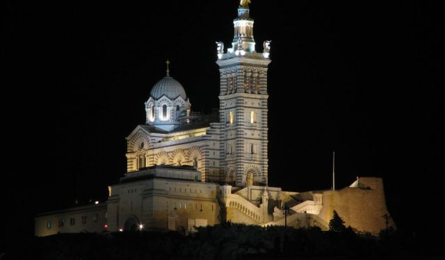 Orientation Walking Tour in Marseille