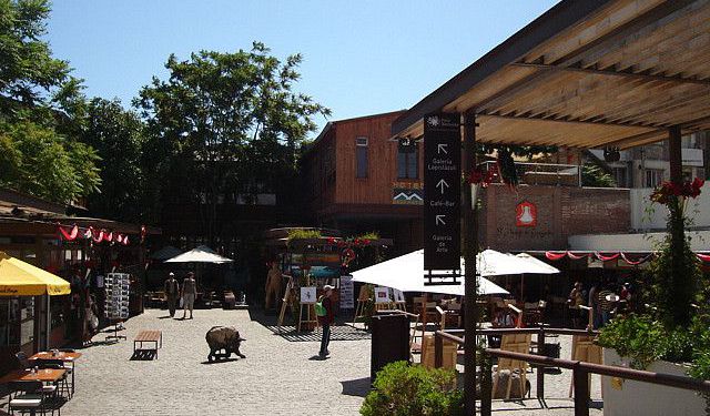 Walking Tour: Shopping in Santiago