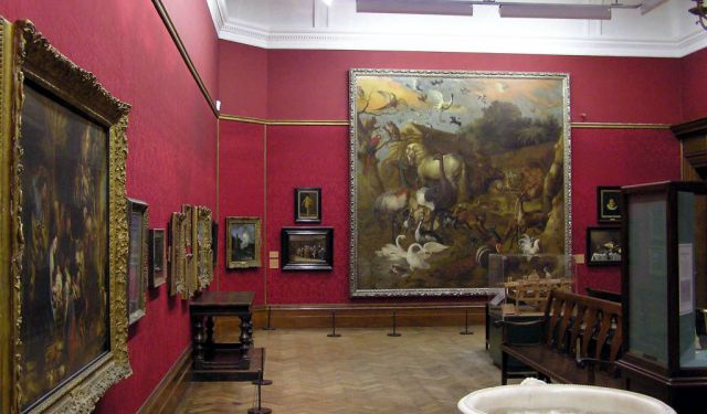 Galleries Walking Tour in Bristol