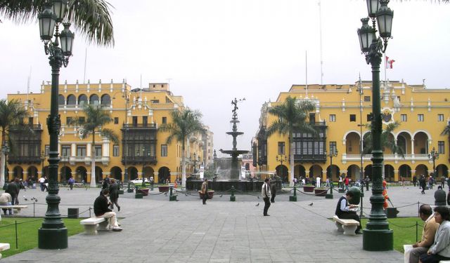 The Squares of Lima