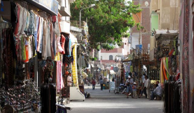 Sheraton Road Shopping Walking Tour