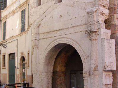 Porta Leoni