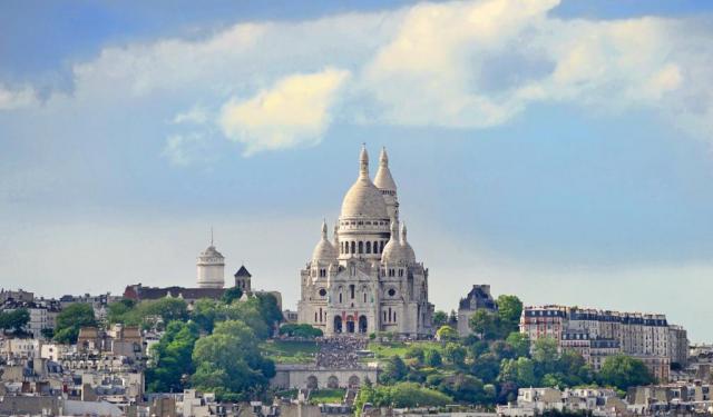 Montmartre Walking Tour in Paris