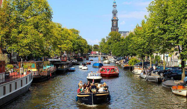 Amsterdam's Western Canal Belt Walking Tour