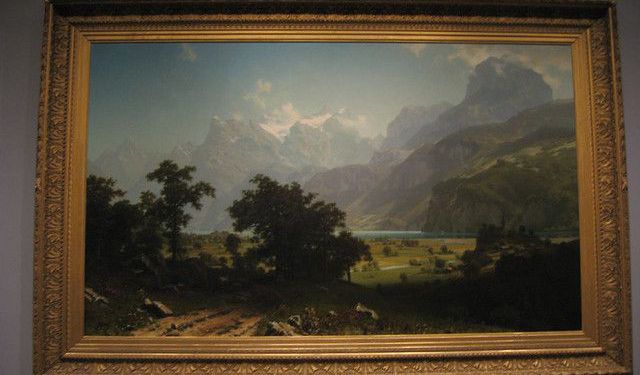 Art Galleries Walking Tour