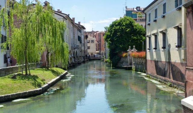 Discovering the Canals of Treviso