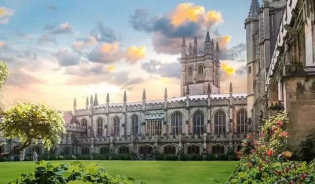 Discover Oxford, England: The Essential Guide for Visitors