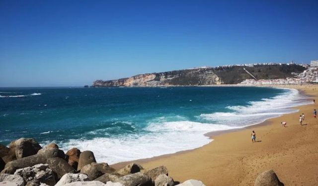 Nazare, Portugal – The Home of the 100 Foot Wave! / Nazare