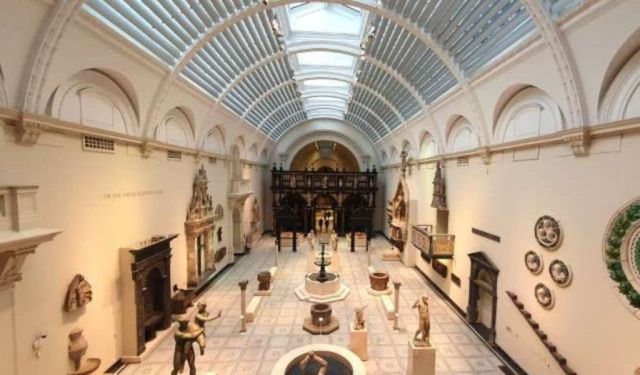 The Essential London Art Guide