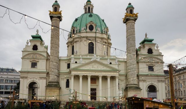 Shoulda, Coulda, Wouldn't in Vienna