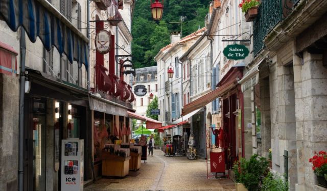 Discovering Brantome