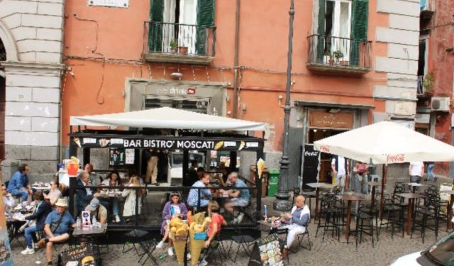 Four Solo Days in Naples Italy