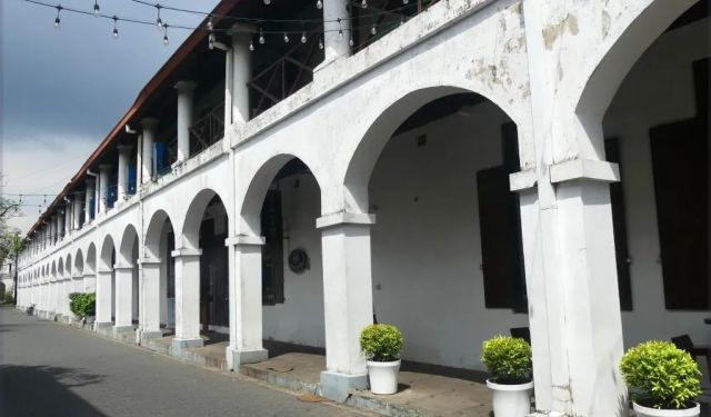 Exploring Galle Fort