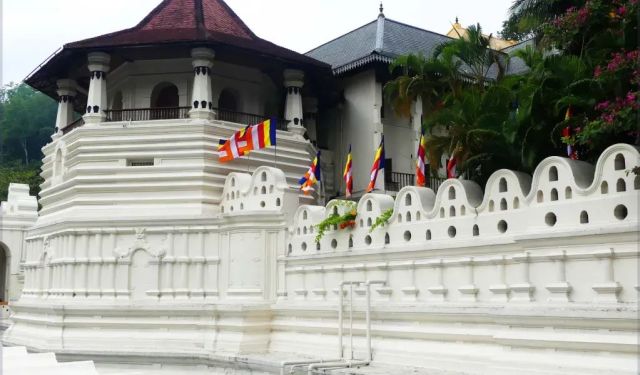 A Brief Glimpse of Kandy