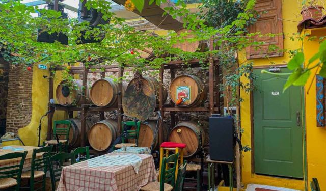 Best Traditional Taverns in Athens: A Local’s Guide