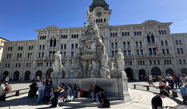 Self-Guided Walking Tour of Trieste Italy: From Canal to Sea