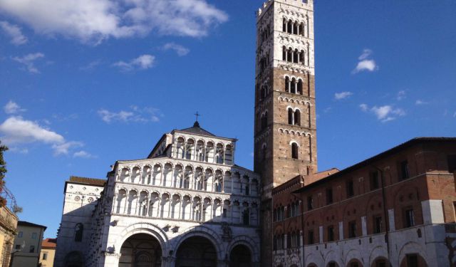 Strolling around Lucca, a Gem of Tuscany