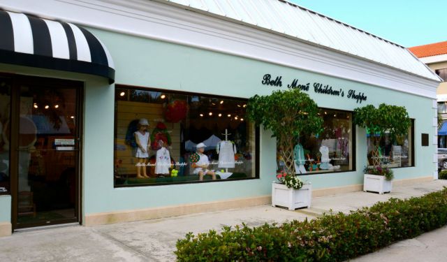 A Guide to Dining and Shopping in Naples, FL