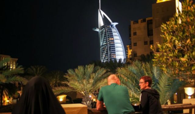Making Sense of Dubai Mall Culture