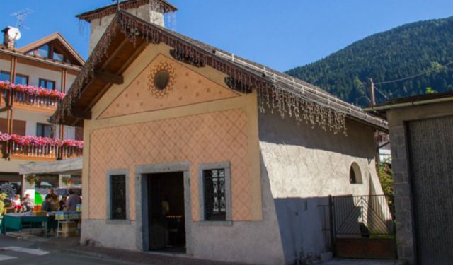 Pinzolo - A Traditional Town in the Italian Dolomites