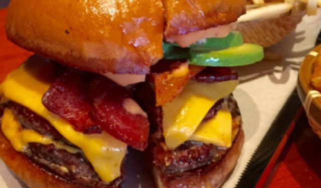 5 Best Cheeseburger Spots in Los Angeles