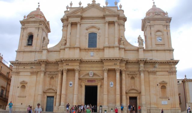 Spending a Day in Siracusa and Noto, Sicily