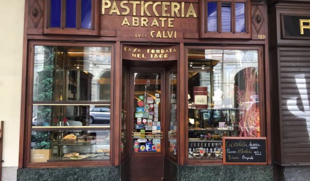 Turin: Historic Cafes, Chocolate & Aperitivo