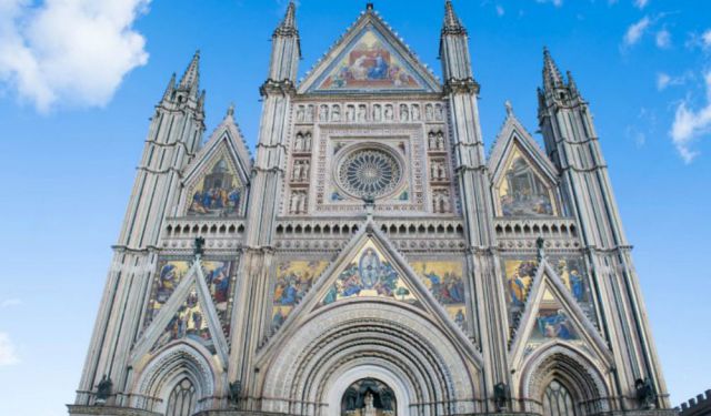 11 Sights to See in the Clifftop City of Orvieto, Italy