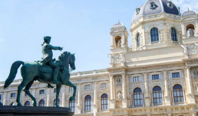 Vienna by Bike: A City of a Thousand Styles