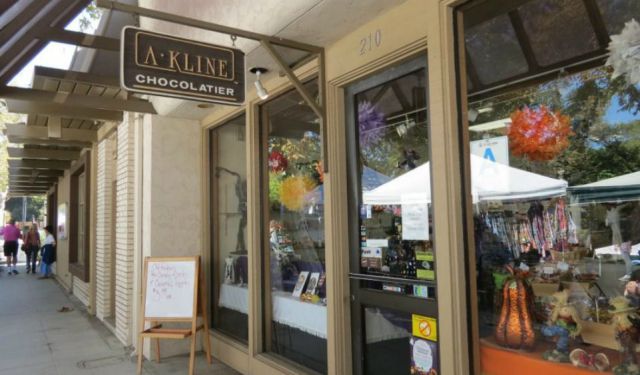 You’re Going to Love This Walking Tour of Claremont