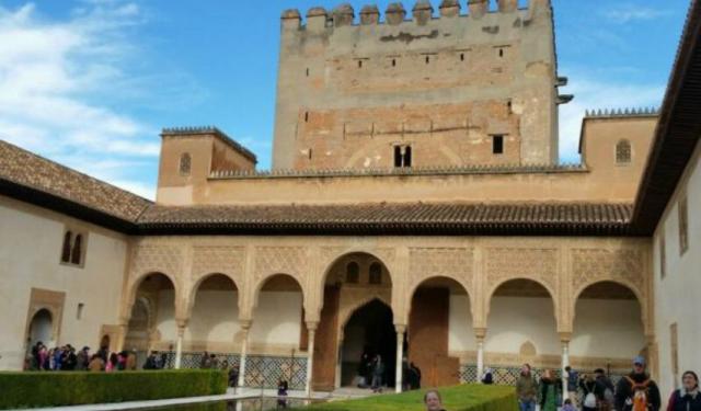The Alhambra: The Most Stunning Moorish Castle