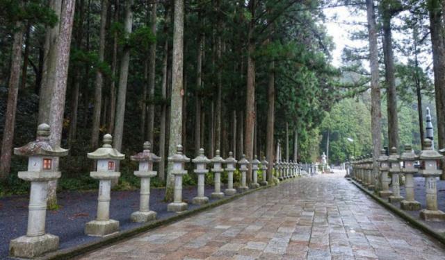 Okunoin, Three Times Visited