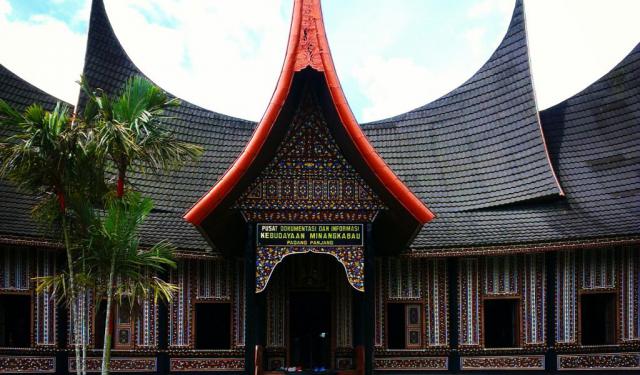 Bukittinggi, Sumatera - Deep In The Minang Heartland