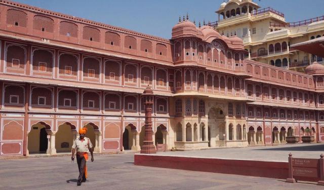 The Pocket-sized Gem of Jaipur