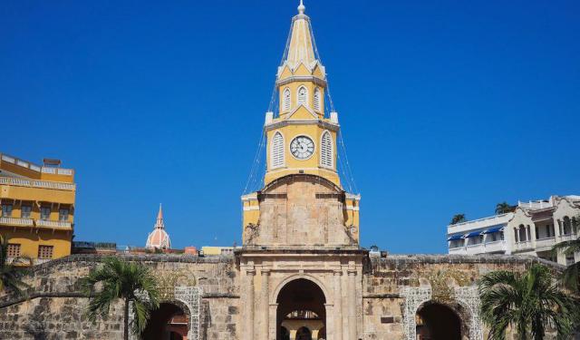 cartagena colourful sightseeing self