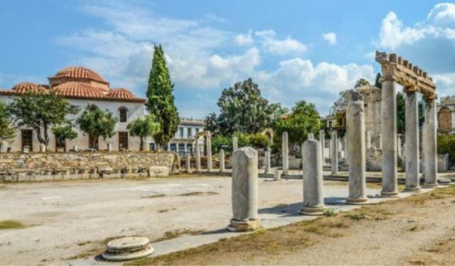 Places to Visit in Athens: Monastiraki and Plaka