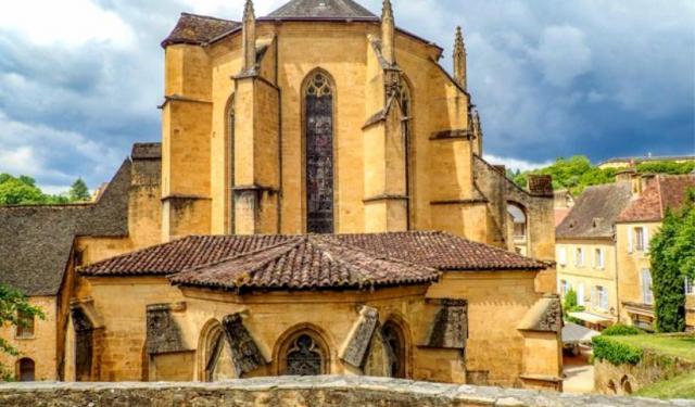 A Guide to Visiting Sarlat