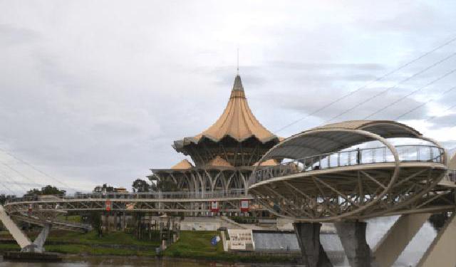 A Day in Kuching and the Semenggoh Nature Reserve