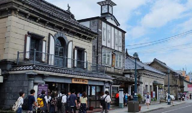 Explore Otaru on Foot