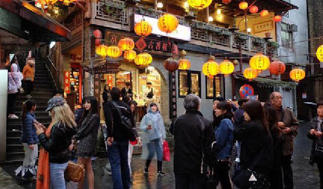 Visiting Old Streets of Taipei
