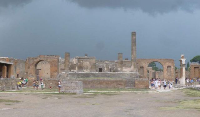 A Day in Pompei Italy