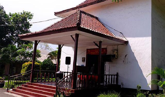Kampung Tugu: the Remaining Portuguese Village