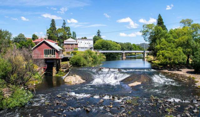 The Quiet Country Town of Deloraine, Tasmania