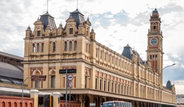 A Safe Exploration of Luz, Sao Paulo’s Decadent Neighborhood