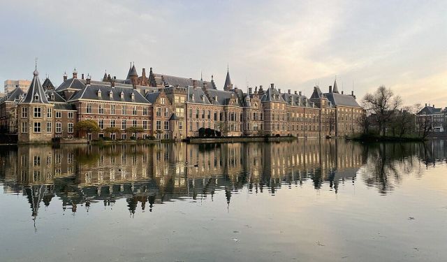 Canals and Dunes. What to See in the Hague