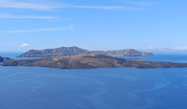 7 Authentic Travel Experiences in Santorini