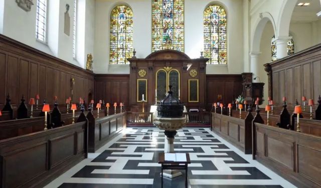 A Short Walk in the City (of London)