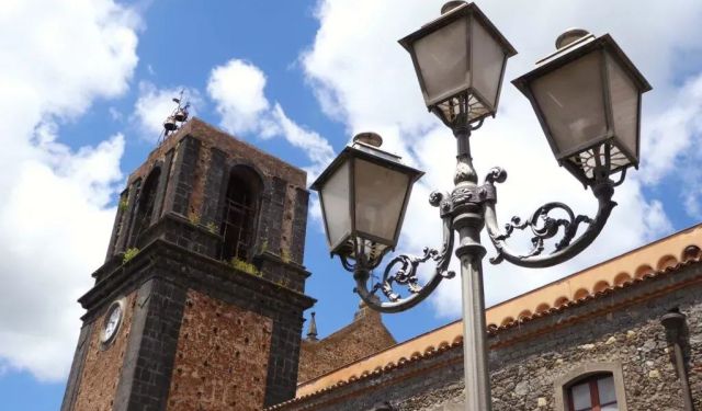 A Laid-back Sunday in Randazzo