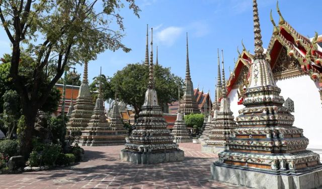 Bangkok, a City of Contrasts