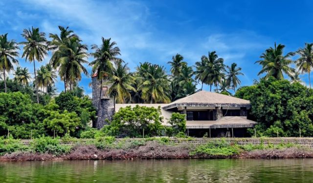 A Morning at Paradise Beach and An Evening at Promenade